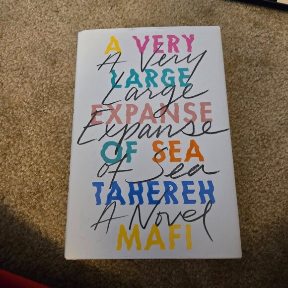 Signed A Very Large Expanse Of Sea Hardback Book By Tahereh Mafi - Picture 1 of 3